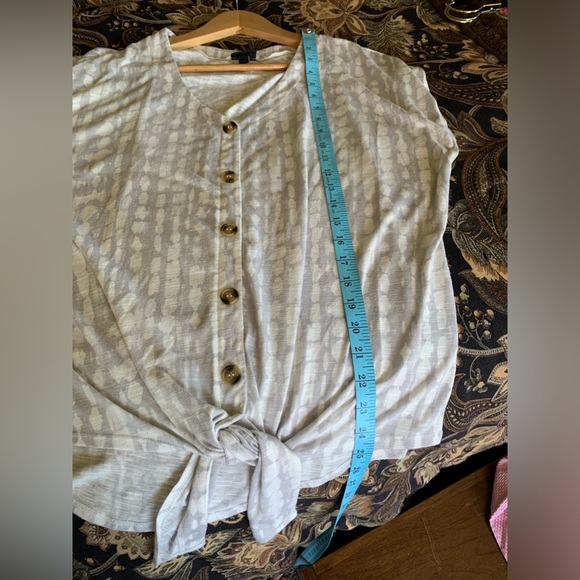 Torrid tie front top - Picture 8 of 8